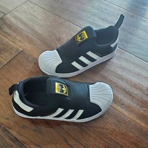 kids slip on sneakers